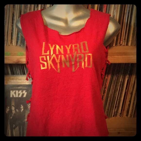 Vintage Tops - ONE-OF-A-KIND Lynyrd Skynyrd shirt cut/tied